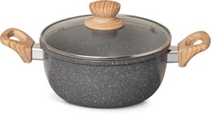 OSTER Caçarola Antiaderente 4,5L com Tampa Marble Edition – Panela Caçarola de Construção em Alumínio e Revestimento Duplo de Cerâmica, Alças Revestidas em Silicone com Design de Madeira – Dark Grey